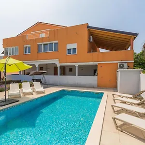  Apartment Comfort With Pool In (adults Only) Kroatien